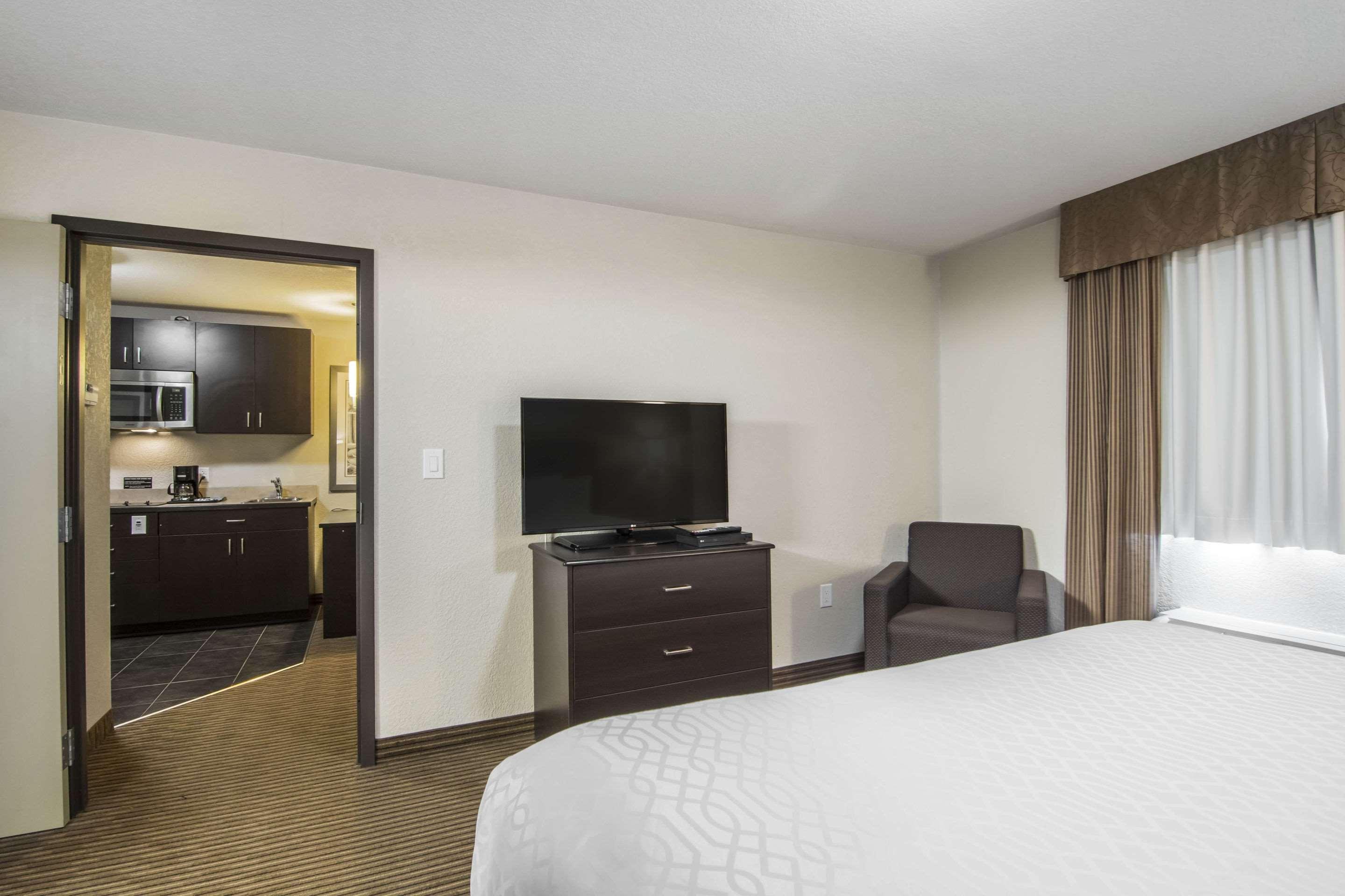 Quality Inn & Suites Thompson Exterior foto
